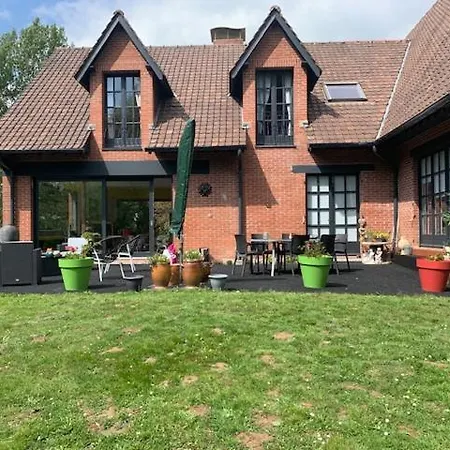 Le Jardin D'hippolyte Bed & Breakfast *